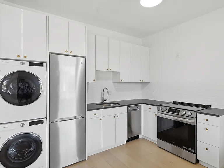201 Main St #2 — Photo 7