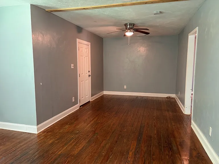 733 Putnam Dr — Photo 6