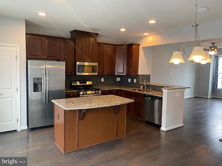 105 Chamomile Ct — Photo 3