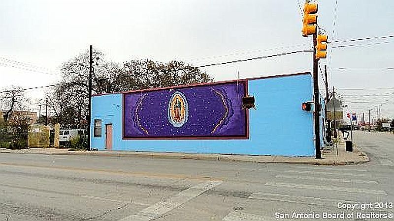2nd image of 549 Ruiz St