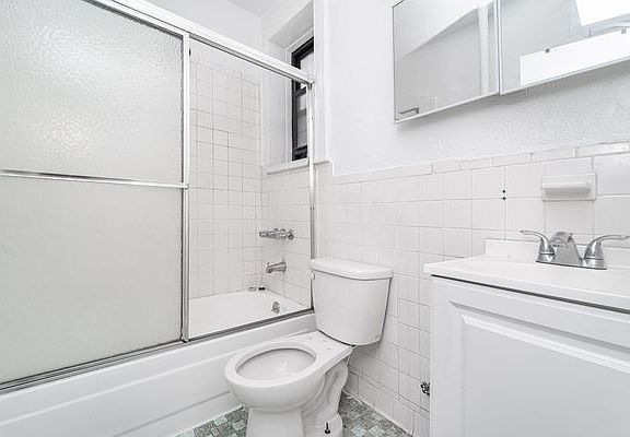 4th image of 21-39 27th St #1F
