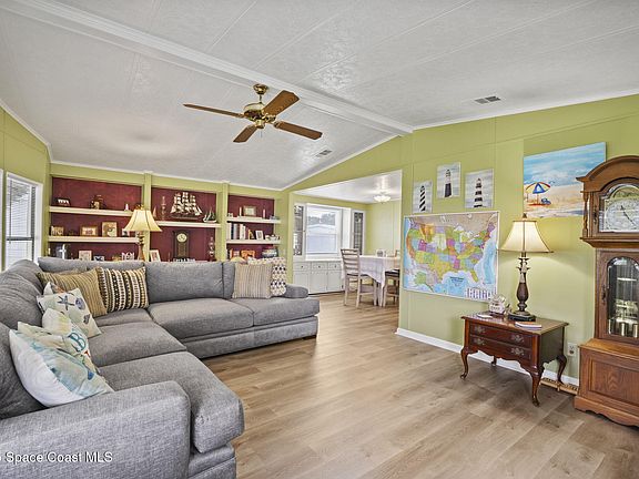 5th image of 905 Cassia Dr