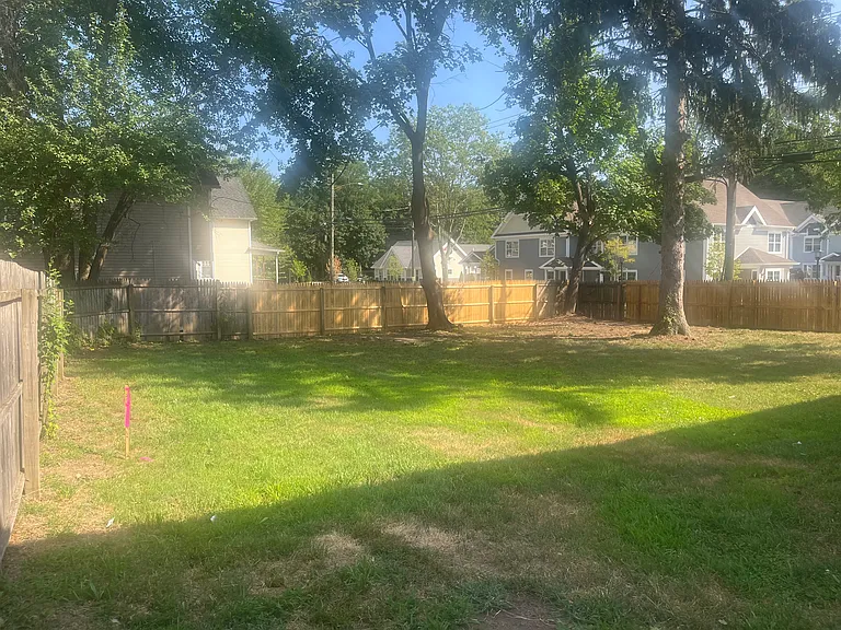 233 Valley St — Photo 12