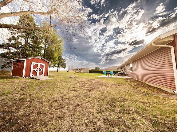 3rd image of 64 Prairie Dr