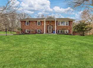 7 E Mayer Drive, Suffern, NY 10901