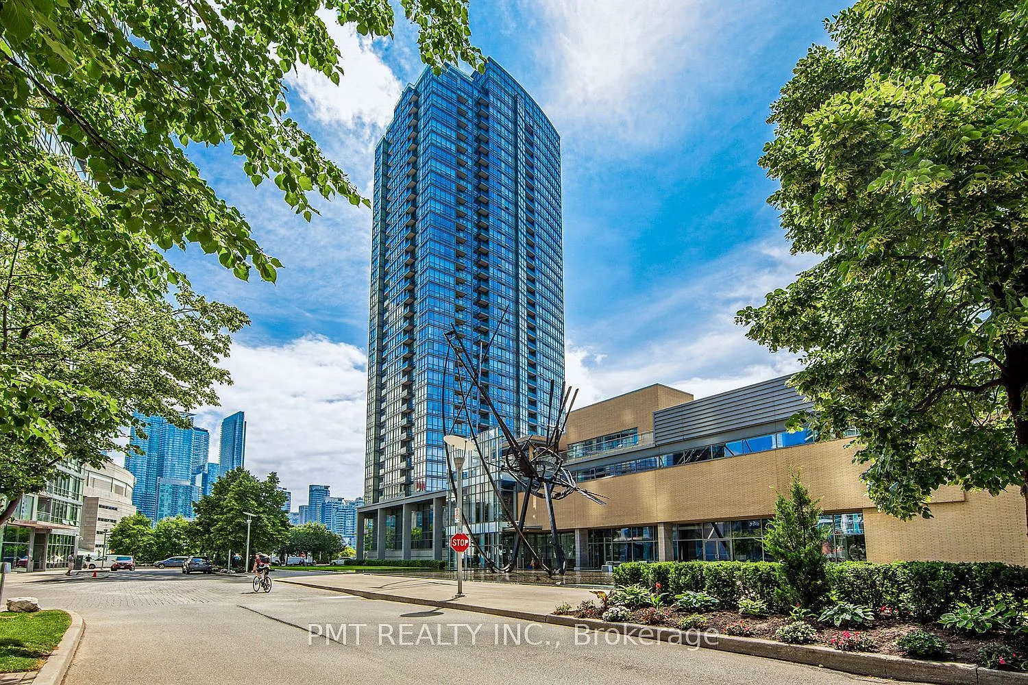 3 bed, $4,000 — Photo 1
