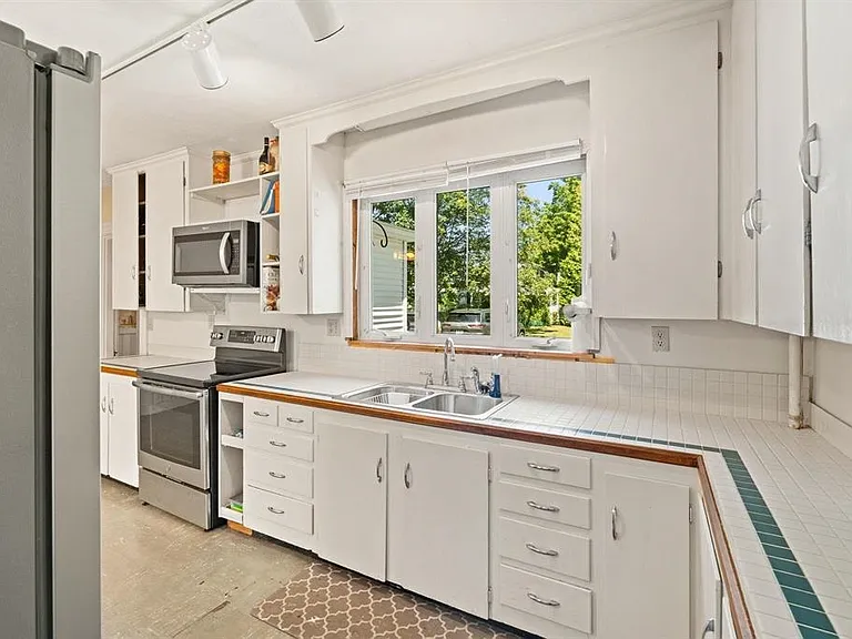 20 Stark Ave — Photo 26