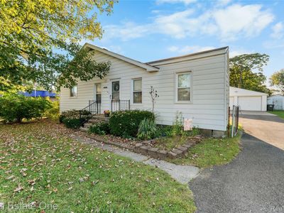 9230 Cooper St, Taylor, MI, 48180