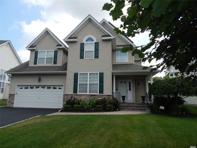 4 Joshua Ct, Wading River, NY, 11792