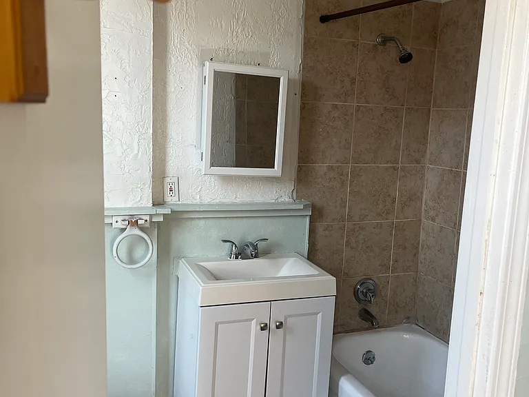 43 Elm St #7 — Photo 1