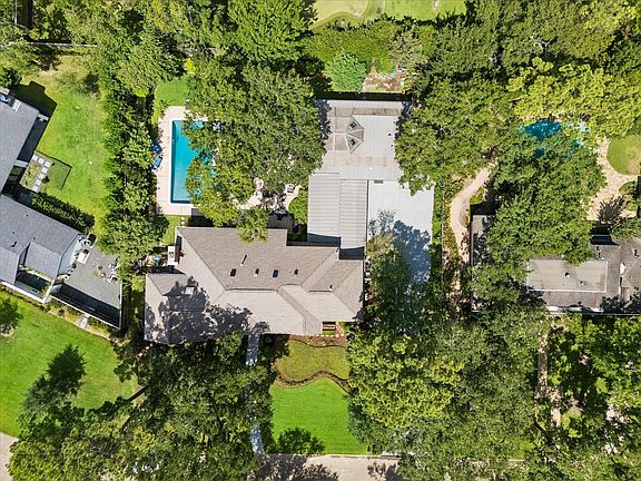 2nd image of 14 Stonegate Dr