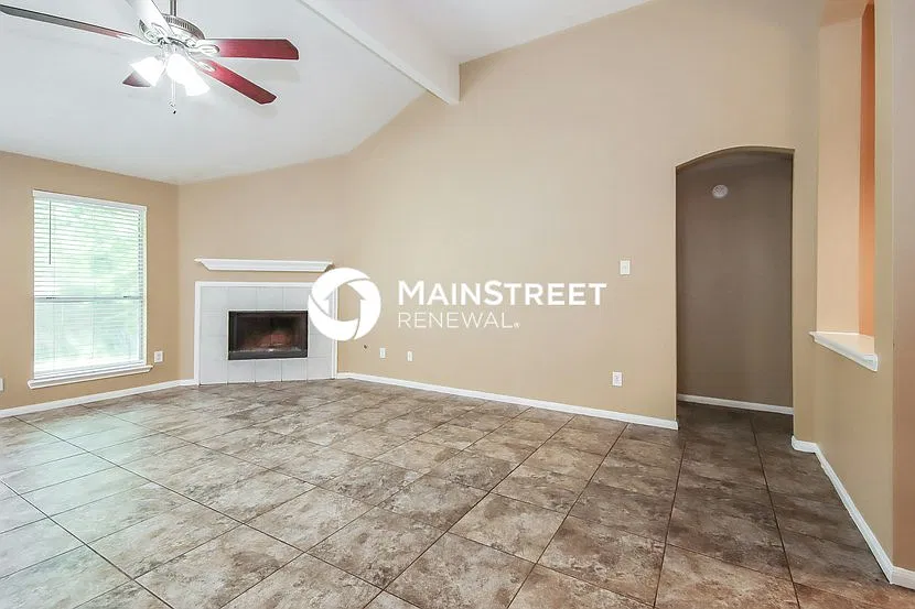 17519 Coventry Oaks Dr — Photo 4
