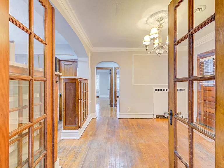 (242) 7156-58 Tulane Ave — Photo 3
