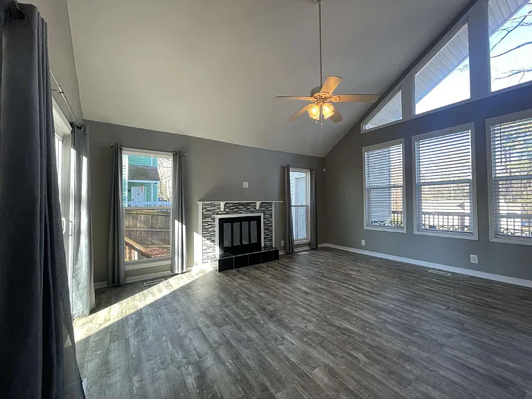 5713 Waterwood Dr — Photo 6