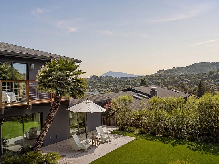 31 San Marino Dr — Photo 44