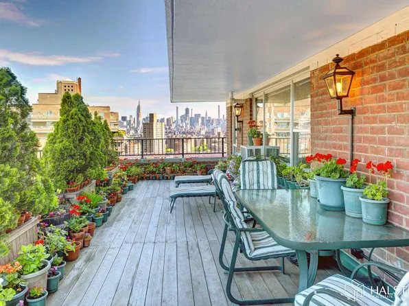 457 Fdr Drive image 1 of 10