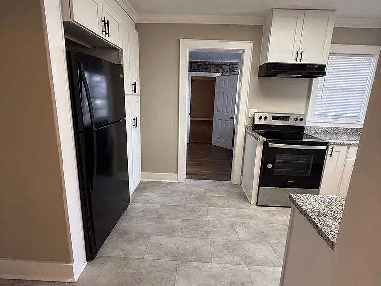 287 E Eastland St — Photo 17