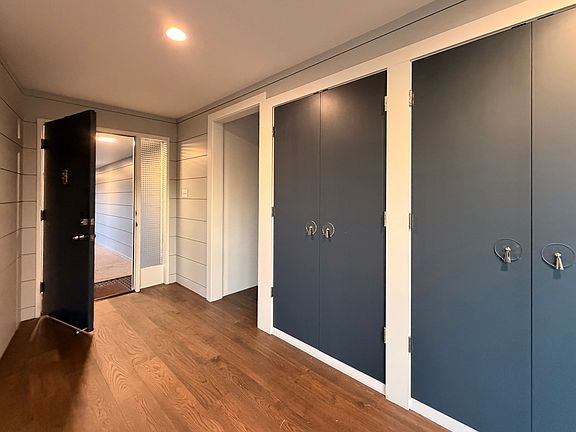 2nd image of 36 Bobolink Rd