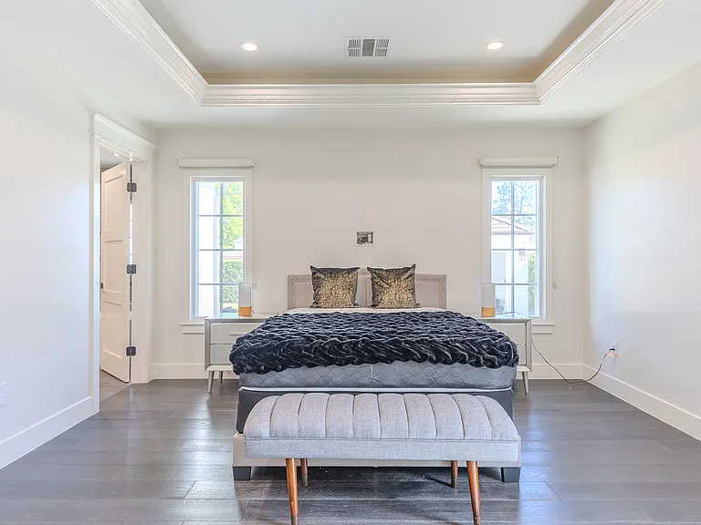 2150 S El Molino Ave — Photo 28