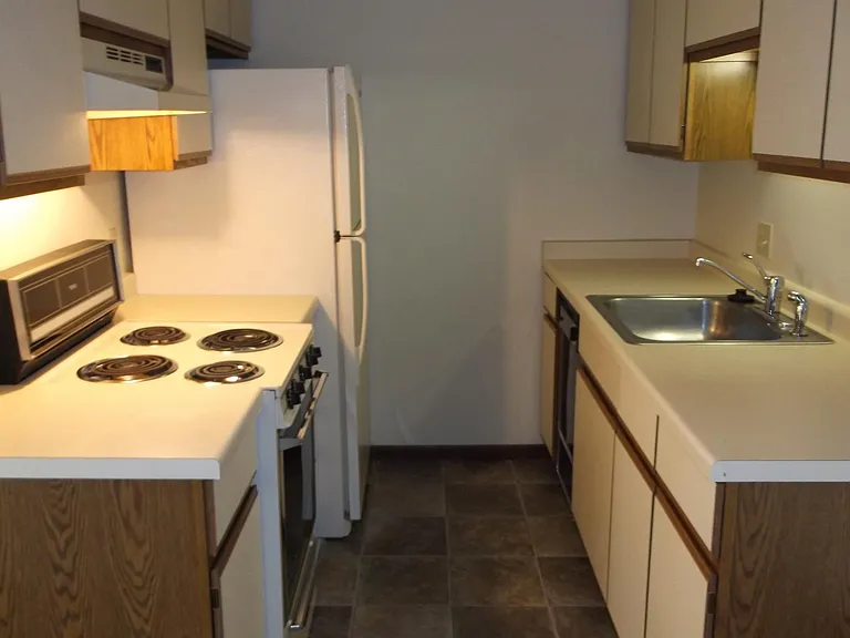 844 Meadowview Ln #32 — Photo 6