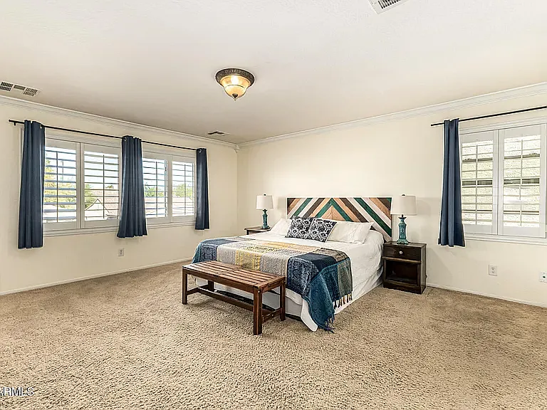 2858 E Shannon St — Photo 8