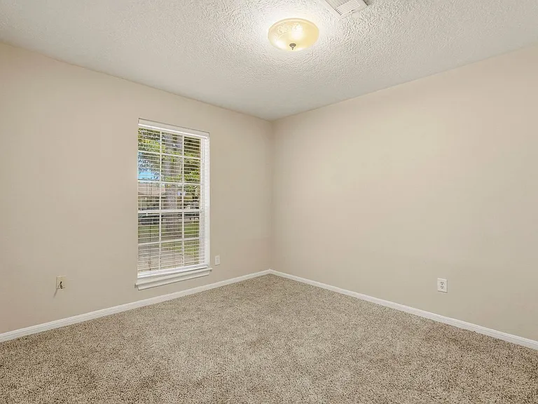 810 Sunnybrook Ln — Photo 24