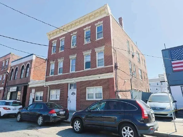125-129 Arlington St, Chelsea, MA 02150