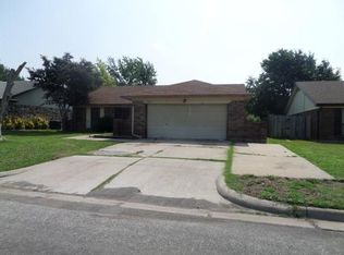 6401 Minuteman Ln, Arlington, TX 76002