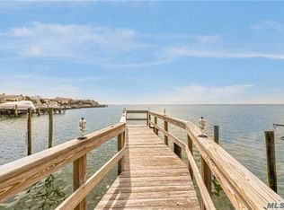 2557 Glenn Dr, Bellmore, NY 11710
