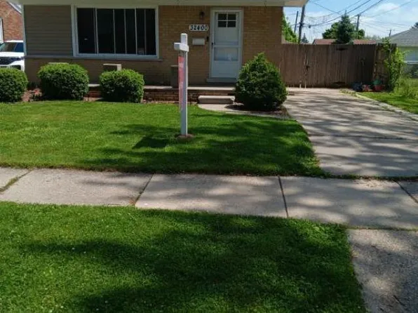 32400 Van Dover St, Saint Clair Shores, MI 48082