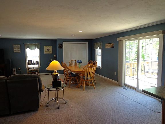 5th image of 10 Great Hill Dr