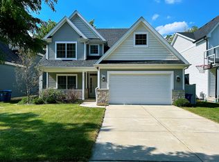 1132 Saylor St, Downers Grove, IL 60516