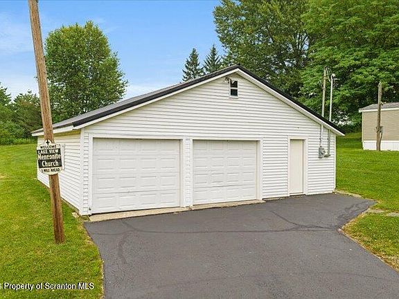 3rd image of 18 Lakeview Rd