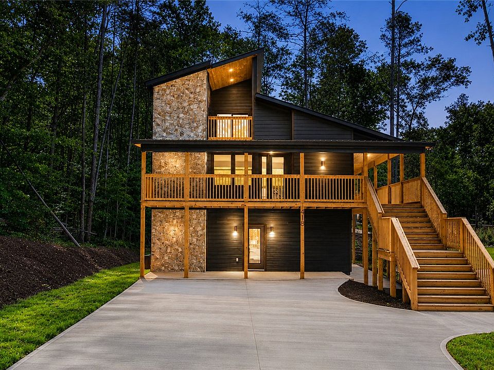 1st image of 418 Tiger Ln