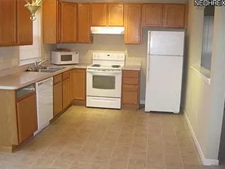 5526 Grey Dr — Photo 7