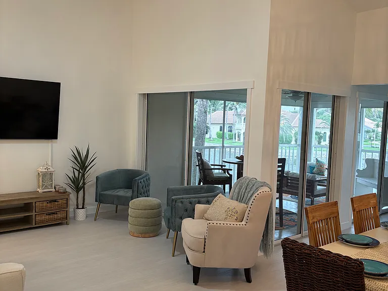 Living room / dining room