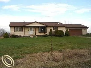 1349 Lathrop Rd photo 1