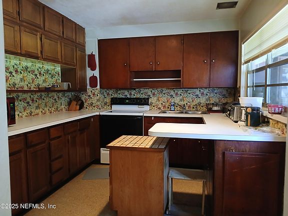 4th image of 2484 PEACH Drive