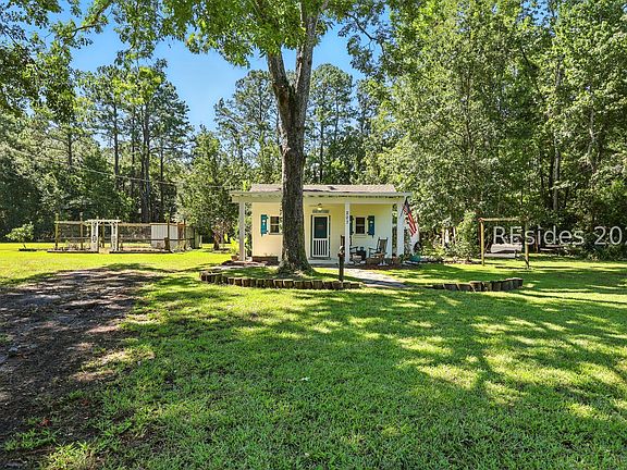 2nd image of 207 Goethe Hill Rd