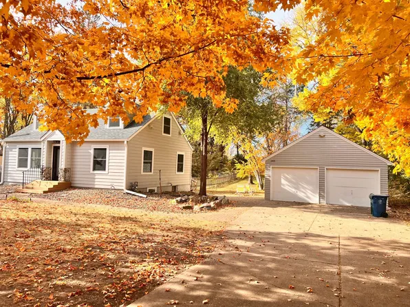 1805 Oakview Ln N, Plymouth, MN 55441