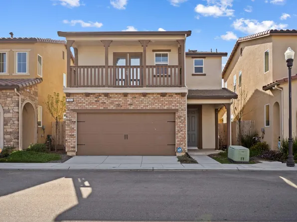 595 N Cattail Ct, Fresno, CA 93727