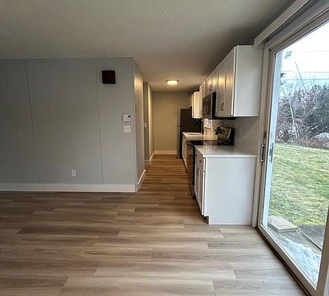 3rd image of 81 Maple St #0