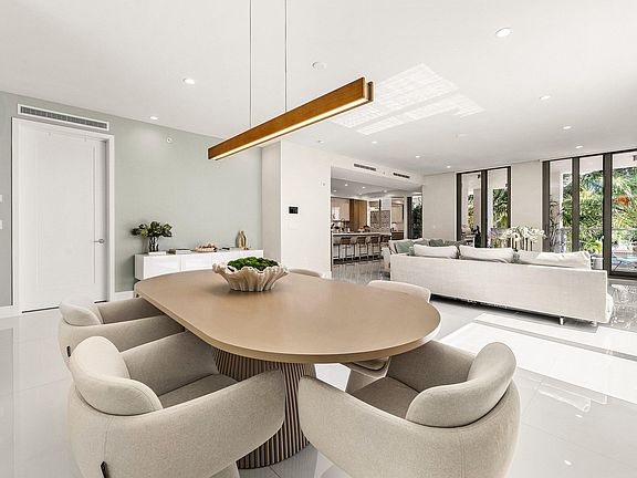 5th image of 475 E Royal Palm Road #206