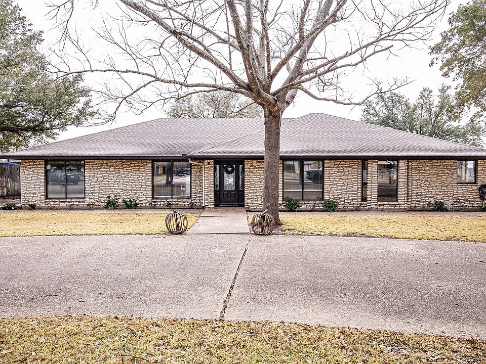 1st image of 735 Willow Grove Rd