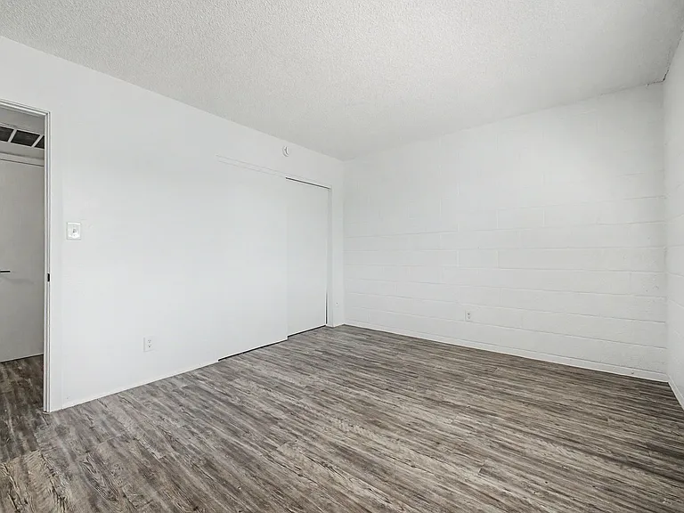 9514 N. 8th St — Photo 25