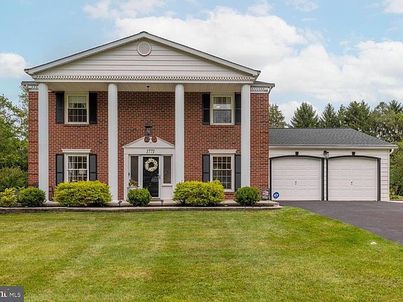 3rd image of 1771 Terrace Dr