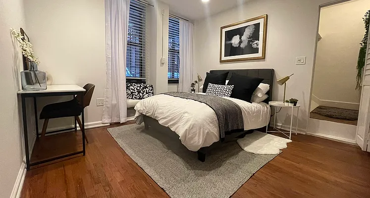 Rented by Oxford Property Group | media 27