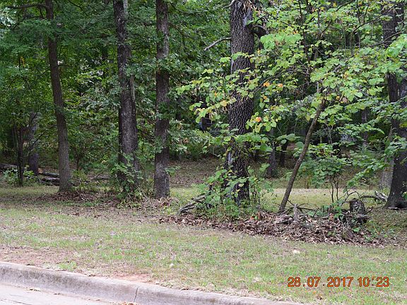 4th image of 16 Juel Dr #16