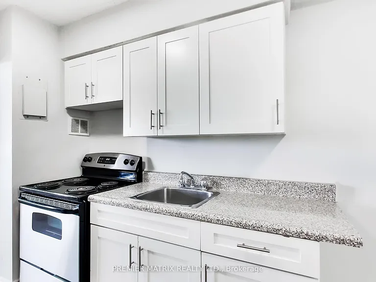 65 Thorncliffe Park Dr #1411 — Photo 17
