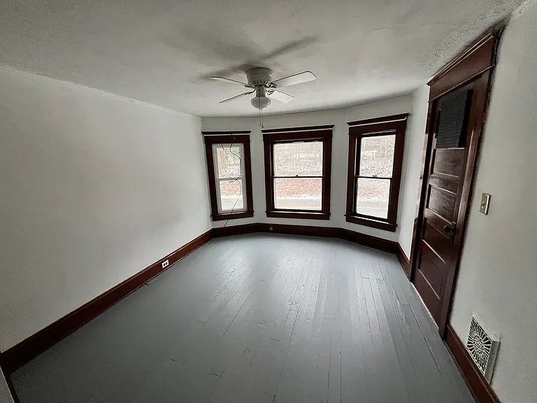 108 N Keystone Ave — Photo 6